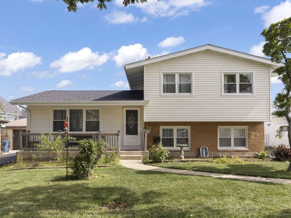 639 N Indiana Street, Elmhurst, IL 60126