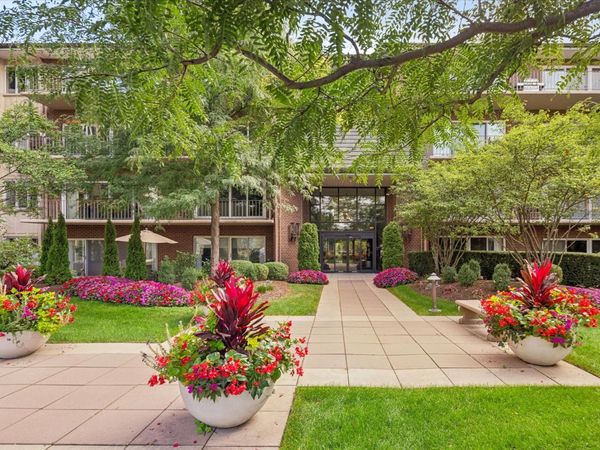 5 Oak Brook Club Drive , Unit S304, Oak Brook, IL 60523