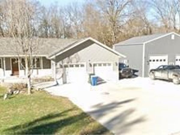 1511 PINE RIDGE CT, Muscatine, IA 52761