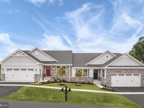 720 MINA CIRCLE , GREENCASTLE, PA 17225