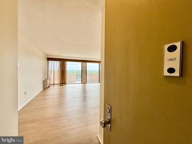 4141 N HENDERSON ROAD, Unit 1007, ARLINGTON, VA 22203