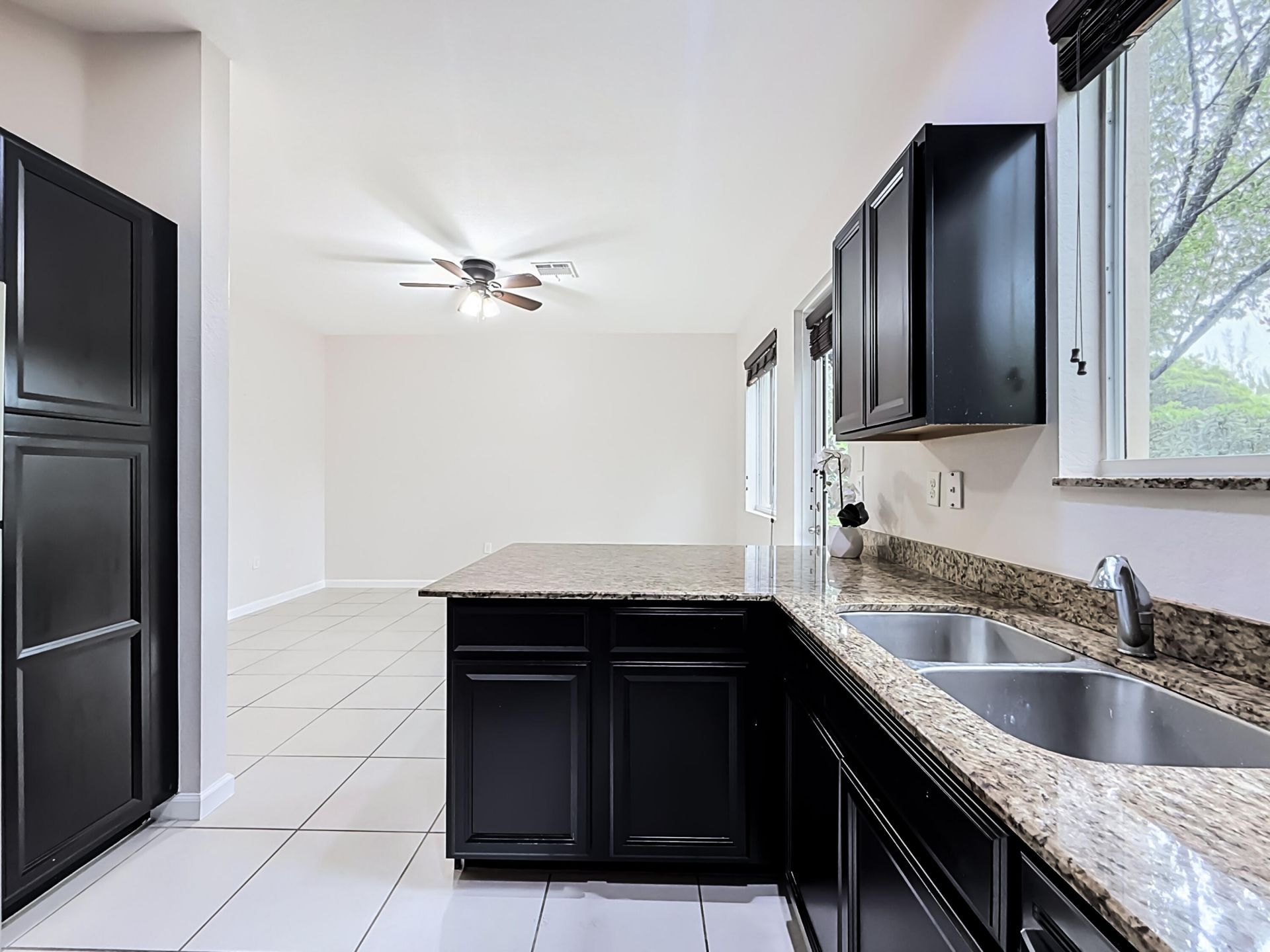 1366 NW 214th Terrace, Miami Gardens, FL 33169 Photo