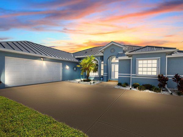 2891 SE Buccaneer Circle, Port St. Lucie, FL 34952