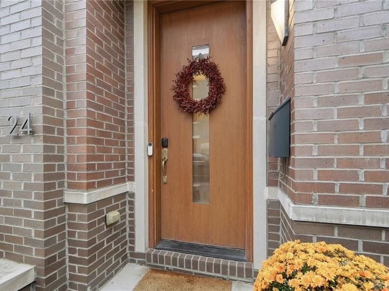 24 Mercer Street, Cincinnati, OH 45202 Photo 8