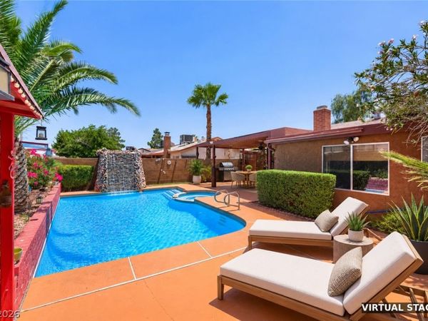 6712 Oak Valley Drive , Las Vegas, NV 89103