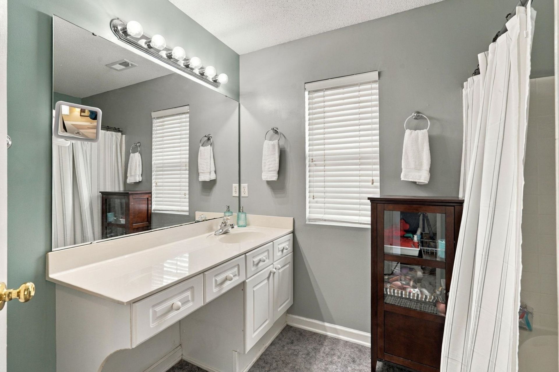 8002 Leeward Ln. Photo 29