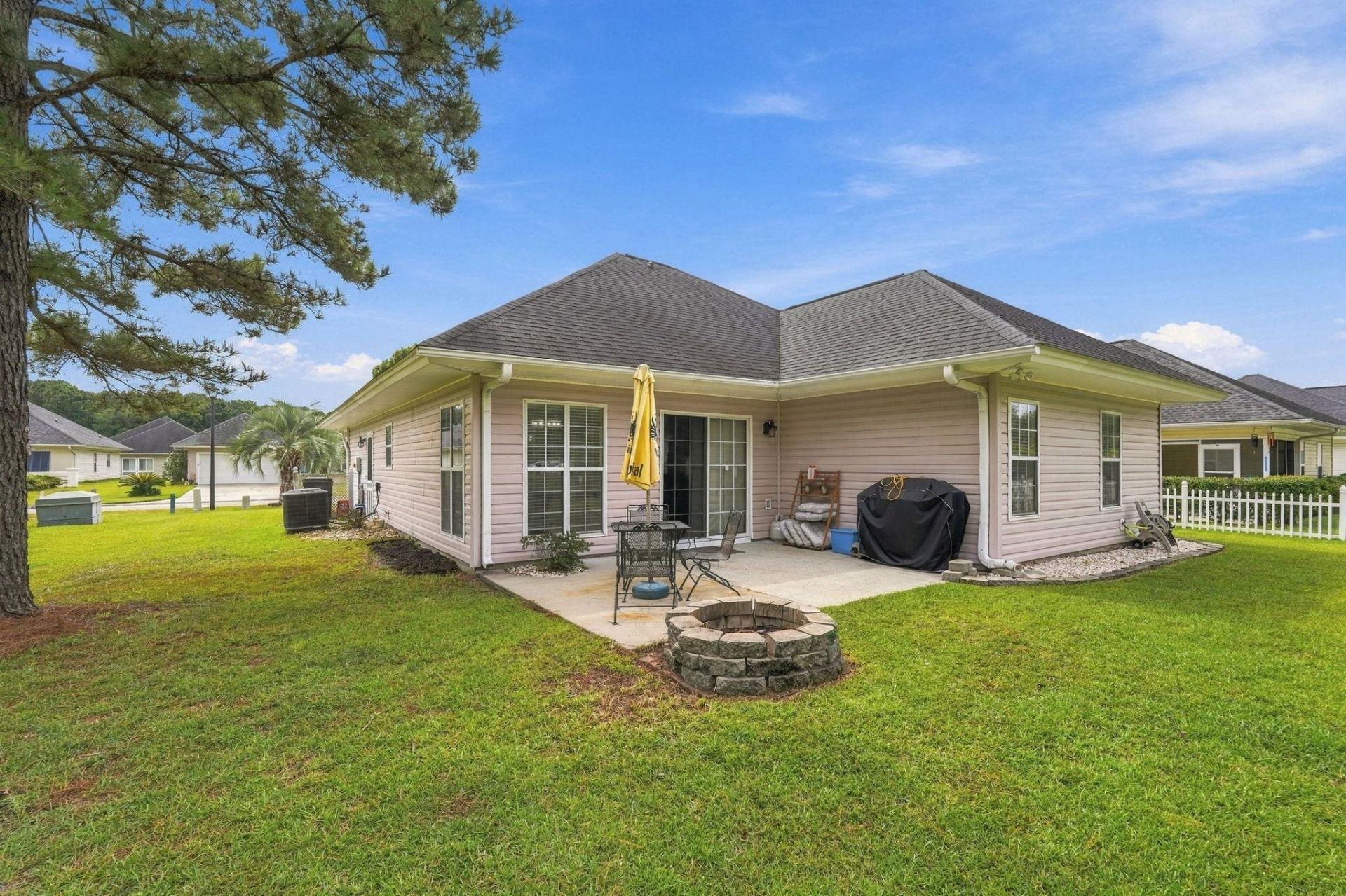8002 Leeward Ln. Photo 41