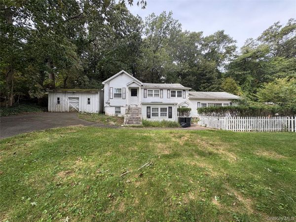 27 Shady Lane , Huntington, NY 11743