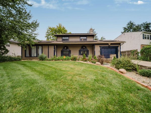 300 Dunbarton Road , Gahanna, OH 43230