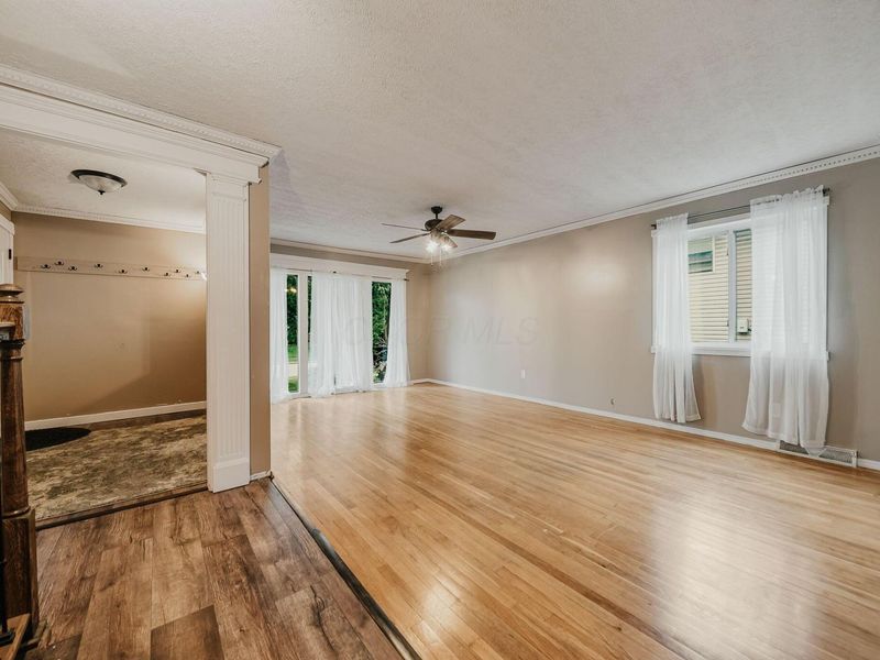 300 Dunbarton Road, Gahanna, OH 43230 Photo 6