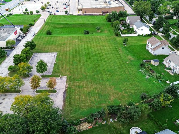 275 E Roosevelt Road , West Chicago, IL 60185