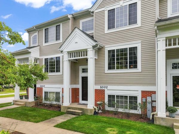 1002 Savoy Court , Elk Grove Village, IL 60007