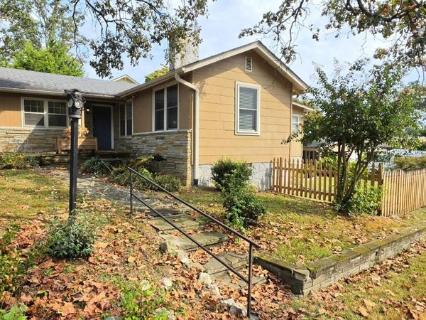 1008 S Crest Road , Rossville, GA 30741