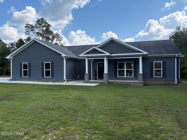 2535 Wood Avenue , Alford, FL 32420
