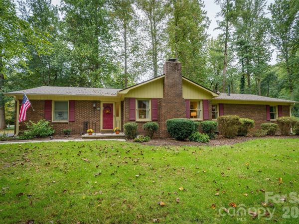 13 Foxhorn Court , Hendersonville, NC 28791