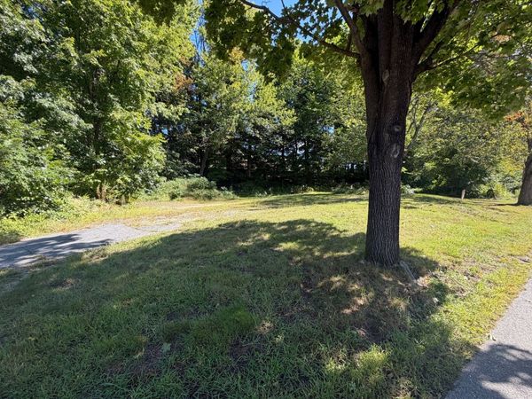 51 Rigby St, Clinton, MA 01510