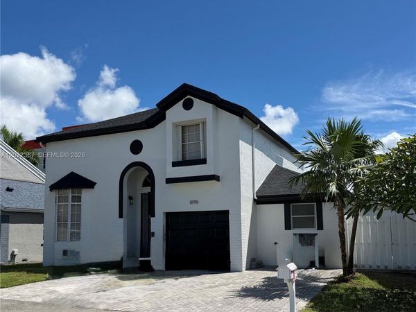 10701 SW 10th Ct , Davie, FL 33324