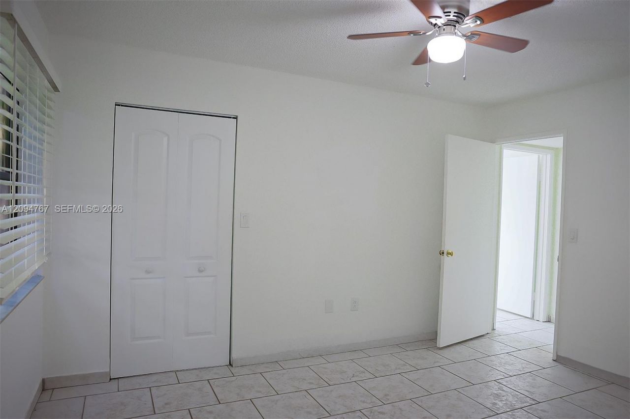 445 W Park Dr, Unit 102-4, Miami, FL 33172 Photo