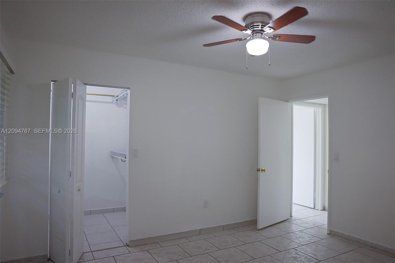445 W Park Dr, Unit 102-4, Miami, FL 33172 Photo