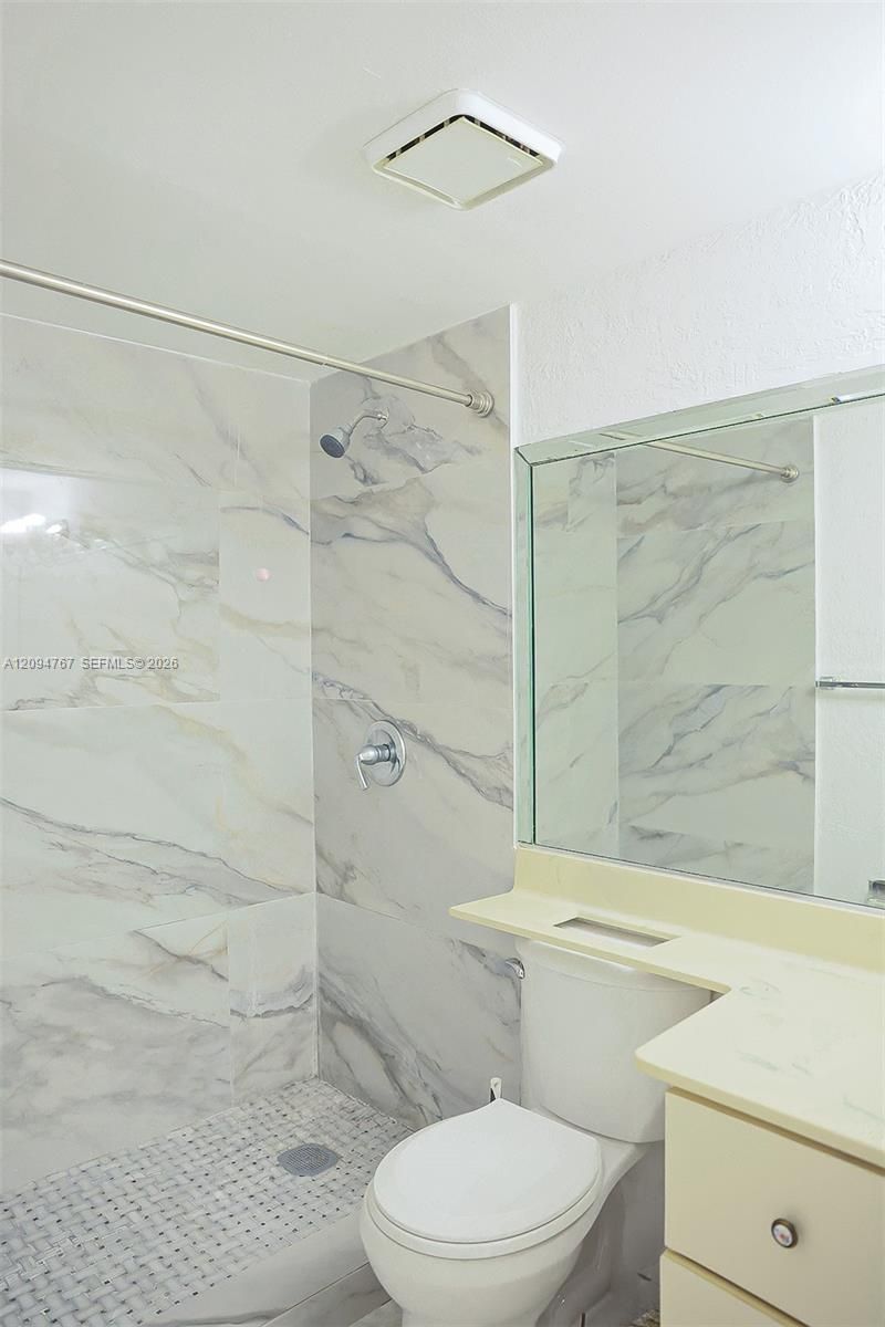 445 W Park Dr, Unit 102-4, Miami, FL 33172 Photo