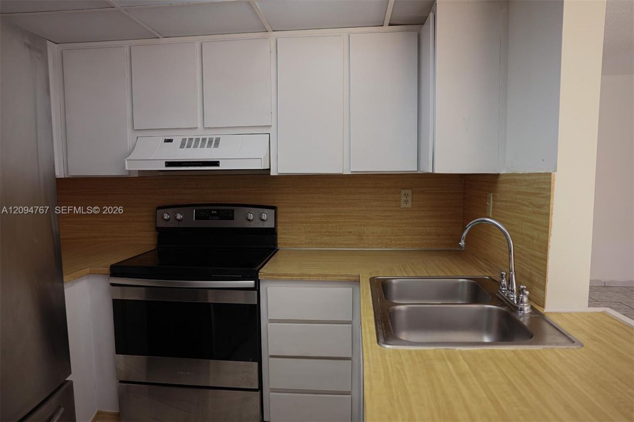 445 W Park Dr, Unit 102-4, Miami, FL 33172 Photo
