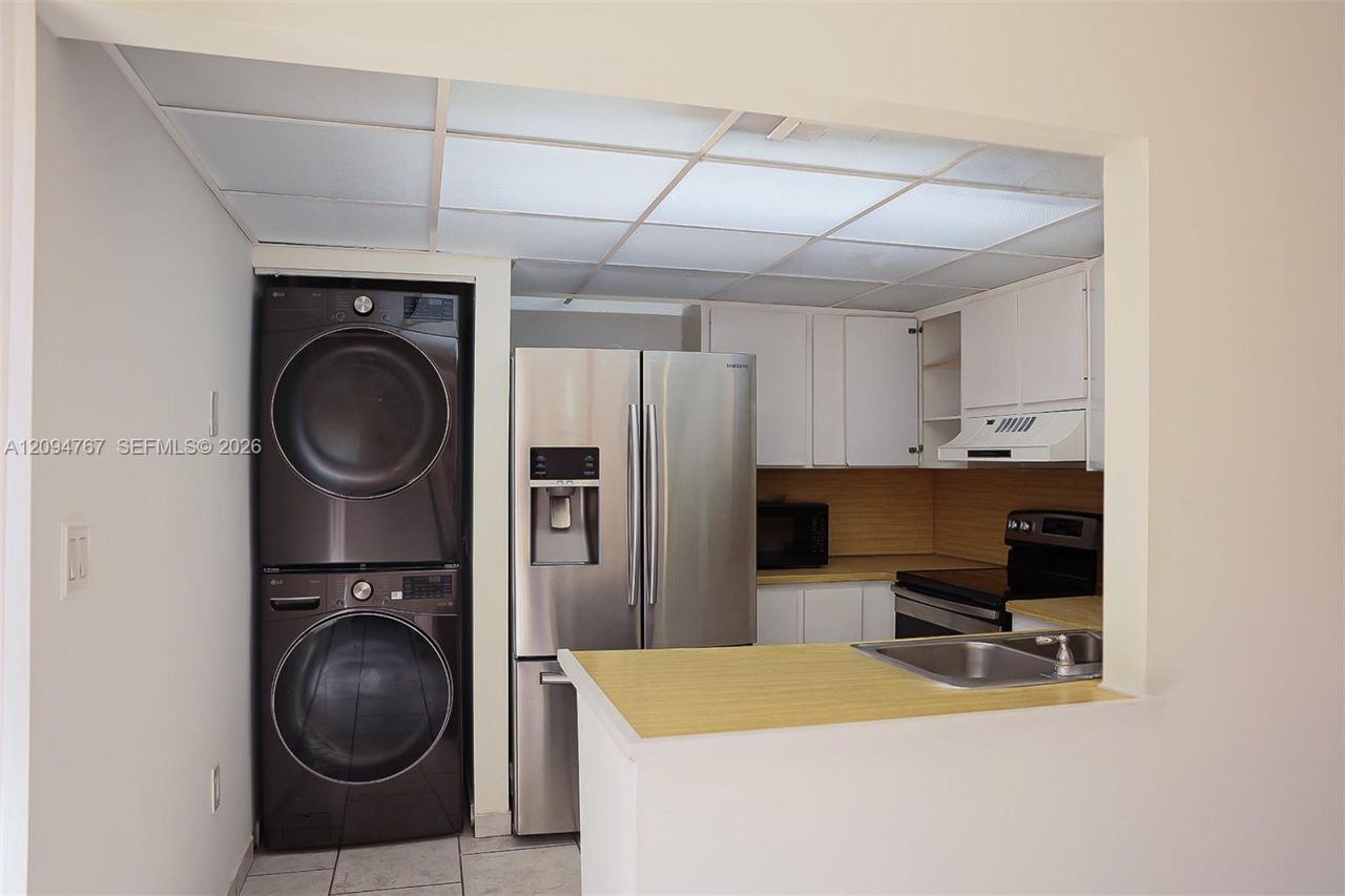 445 W Park Dr, Unit 102-4, Miami, FL 33172 Photo