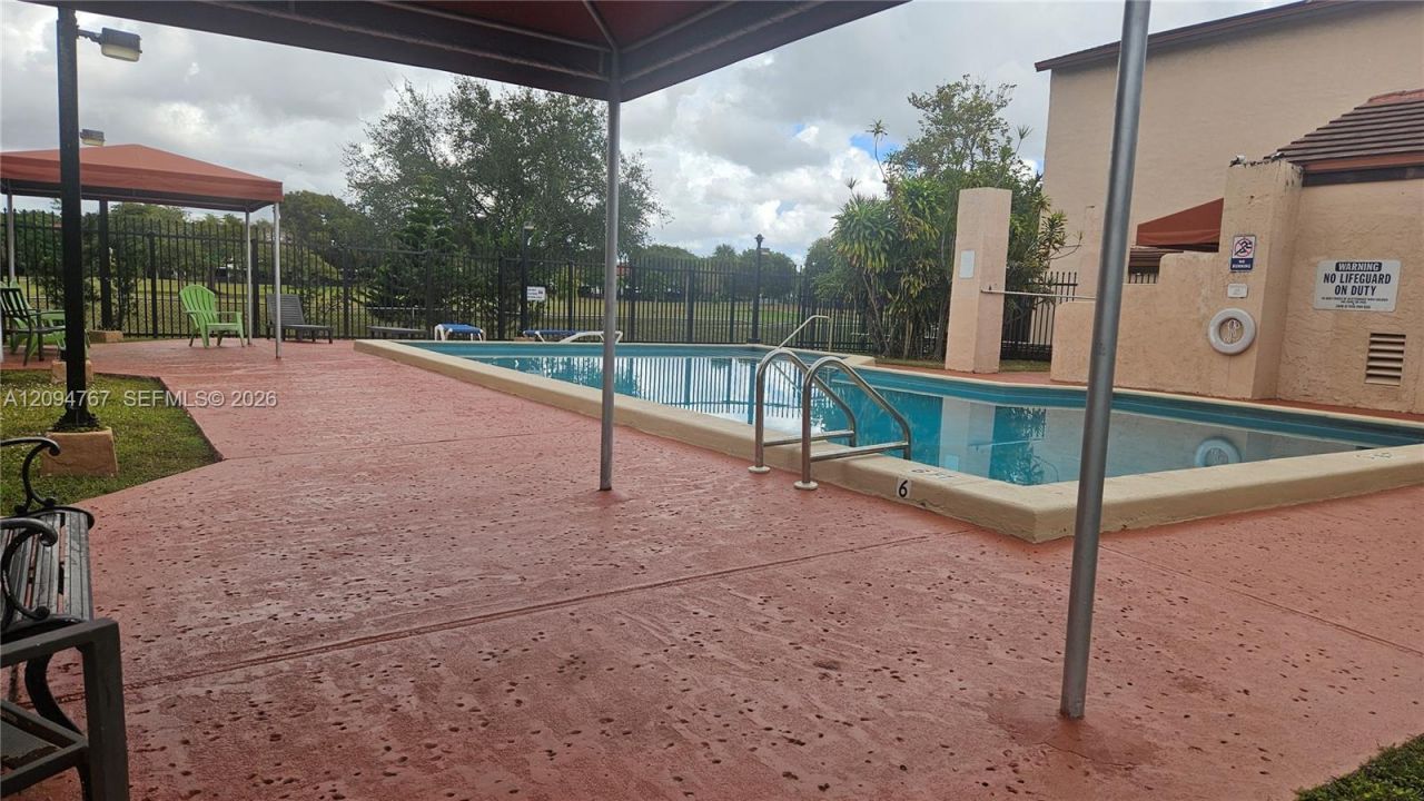 445 W Park Dr, Unit 102-4, Miami, FL 33172 Photo