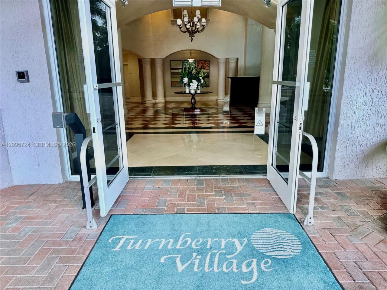 19900 E Country Club Dr, Unit 216, Aventura, FL 33180 Photo