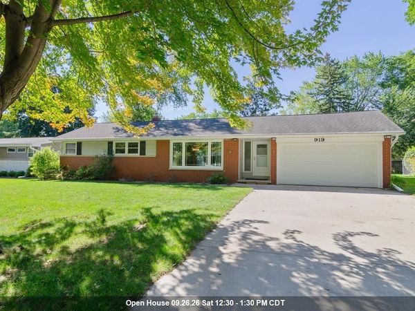 919 MORRIS AVENUE, Green Bay, WI 54304