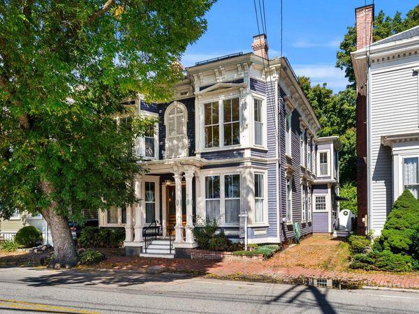 154 High St, Newburyport, MA 01950