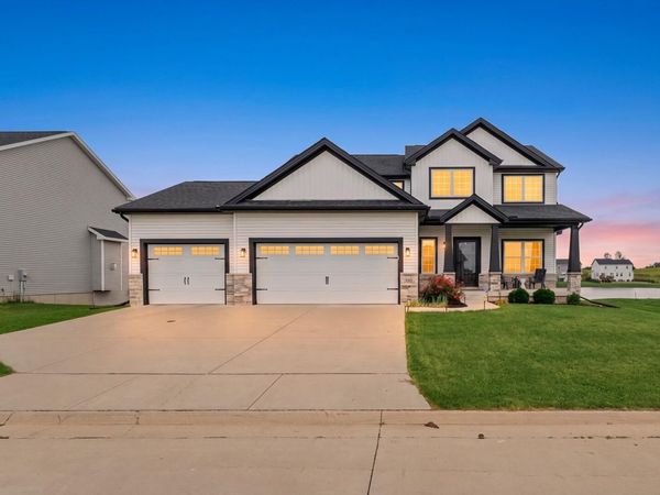 1920 Roseland Drive , Mahomet, IL 61853