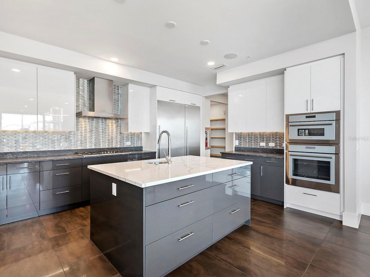 540 N Tamiami Trail, Unit 1201, Sarasota, FL 34236 Photo