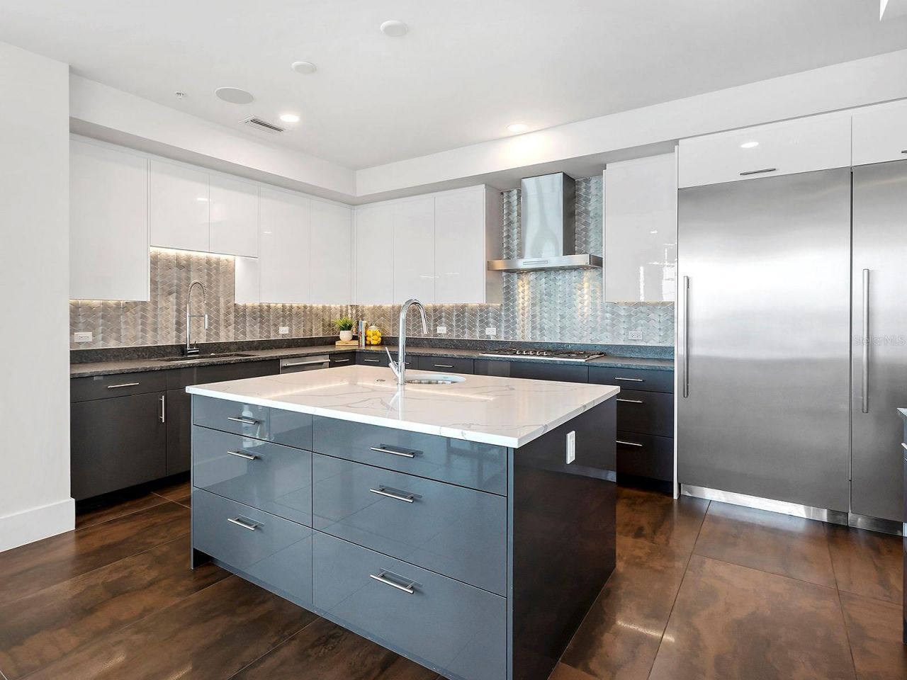 540 N Tamiami Trail, Unit 1201, Sarasota, FL 34236 Photo