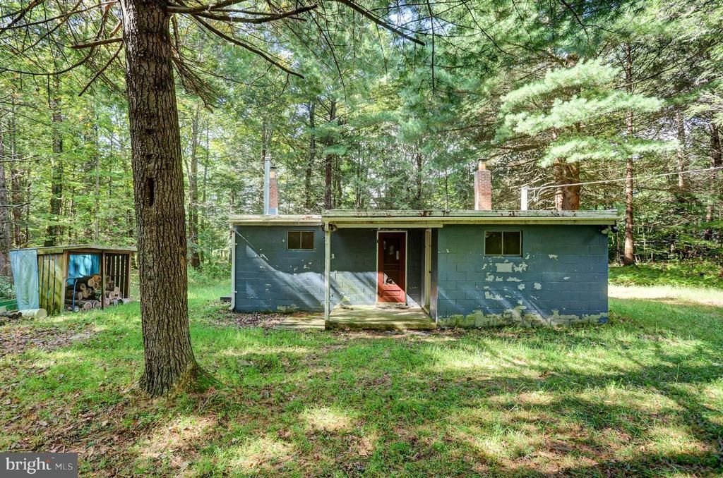 11612 LOWER HORSE VALLEY ROAD, UPPER STRASBURG, PA 17265