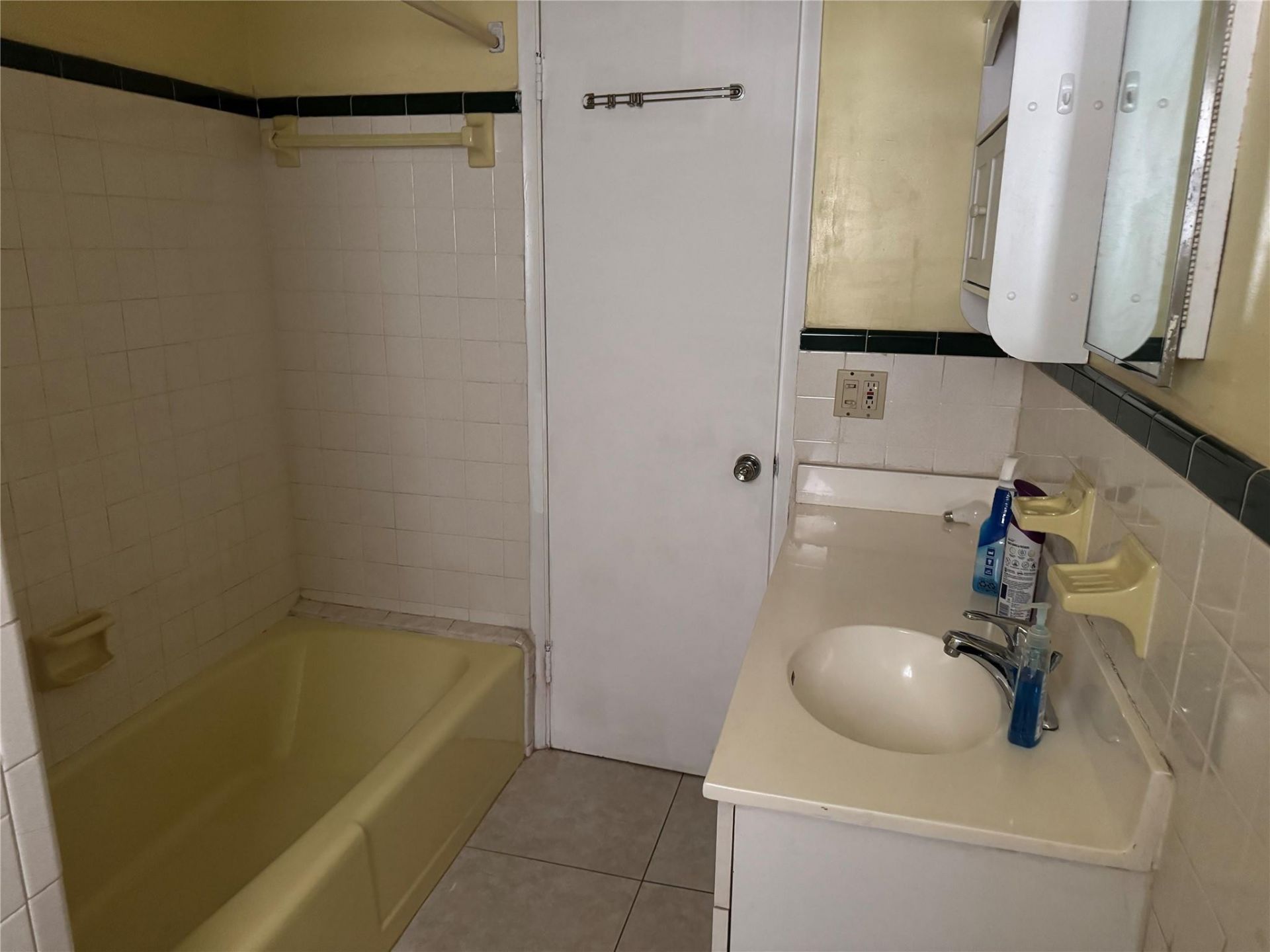 5691 SW 1st Street, Plantation, FL 33317 Photo