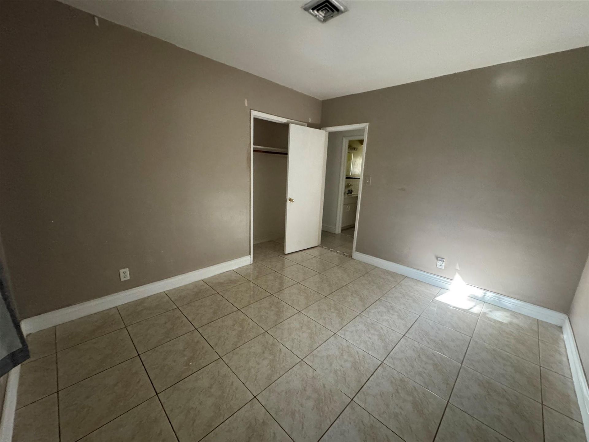 5691 SW 1st Street, Plantation, FL 33317 Photo