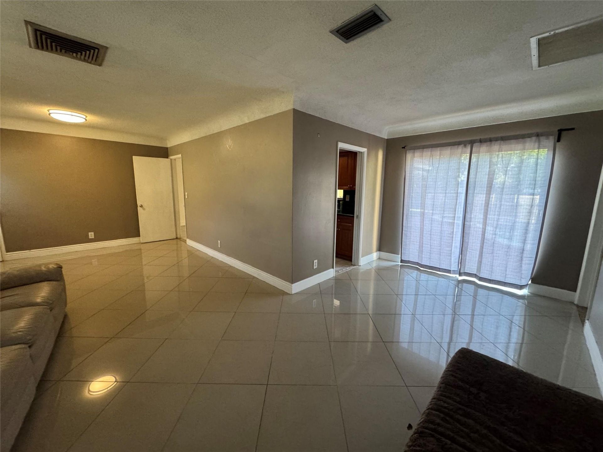 5691 SW 1st Street, Plantation, FL 33317 Photo