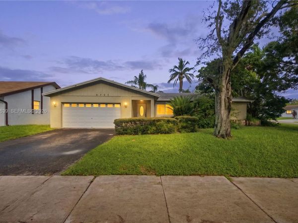 6700 NW 22nd Ter , Fort Lauderdale, FL 33309