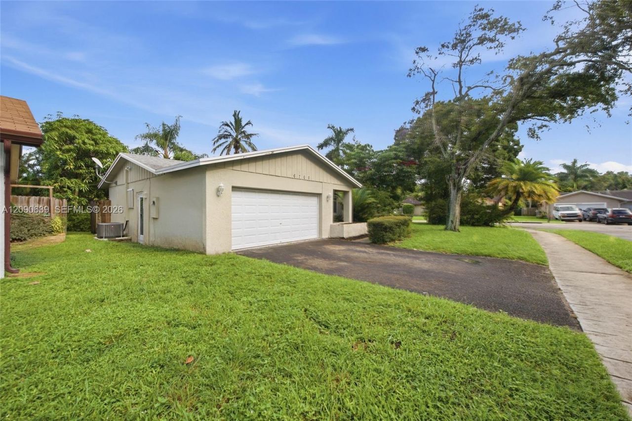 6700 NW 22nd Ter, Fort Lauderdale, FL 33309 Photo
