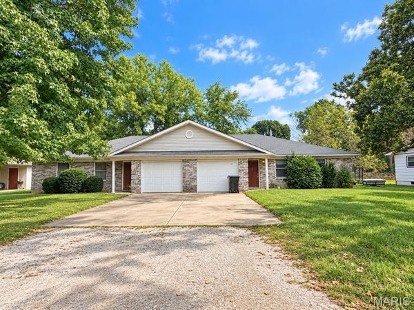 207 E Charles Street, St James, MO 65559