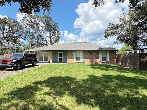 42198 SHADOW CREEK Avenue, Gonzales, LA 70737