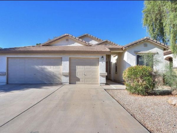 946 S PARKCREST Street, Gilbert, AZ 85296