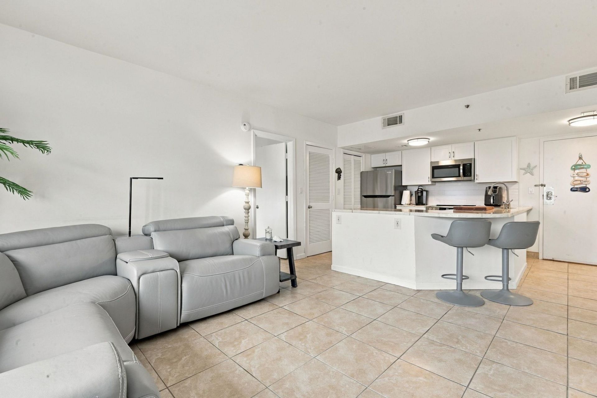 1605 S Ocean Blvd. Photo 10