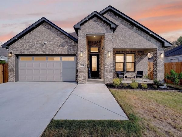 1930 Houston Street , Grand Prairie, TX 75050