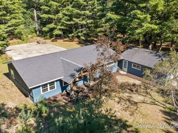 5267 E 28th Street, White Cloud, MI 49349