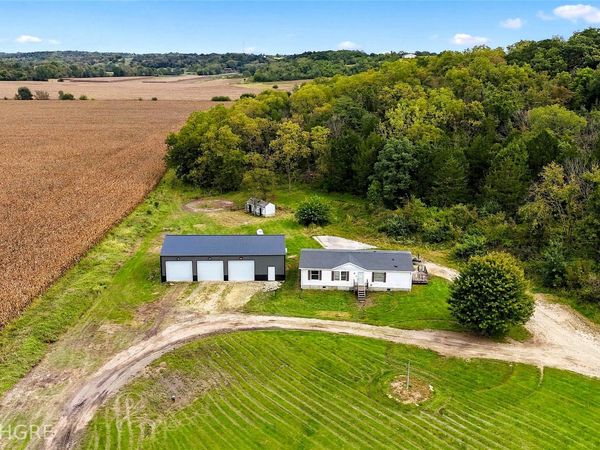 1986 Quarry Trail, Winterset, IA 50273