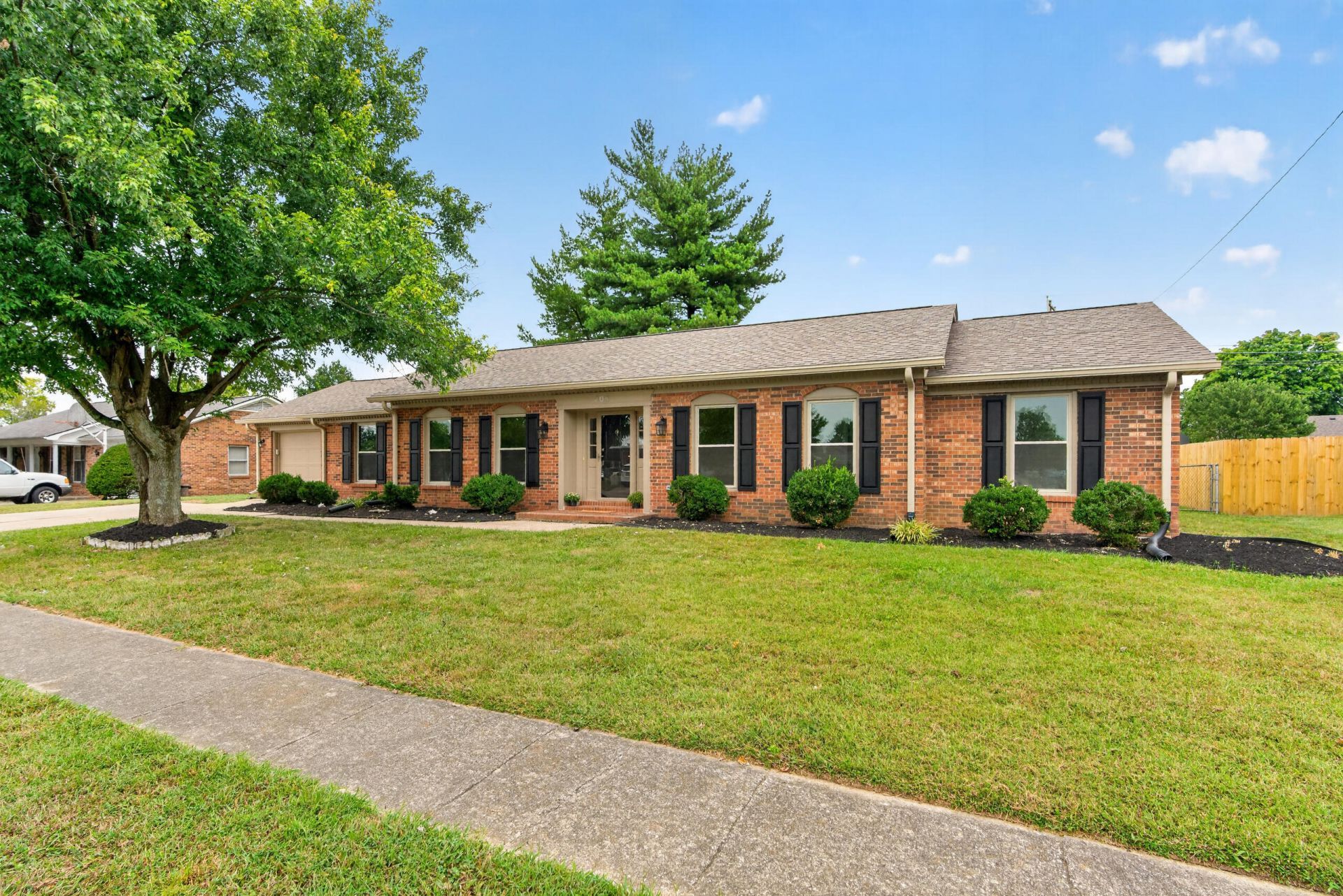 206 E Edgewood Drive, Nicholasville, KY 40356 Main Photo