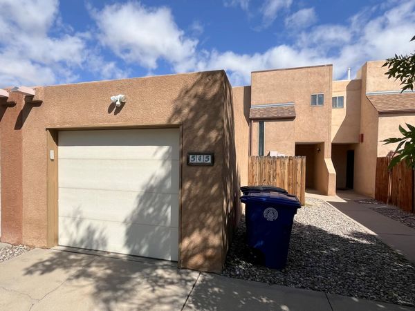 545 Berry Road NW, Albuquerque, NM 87107