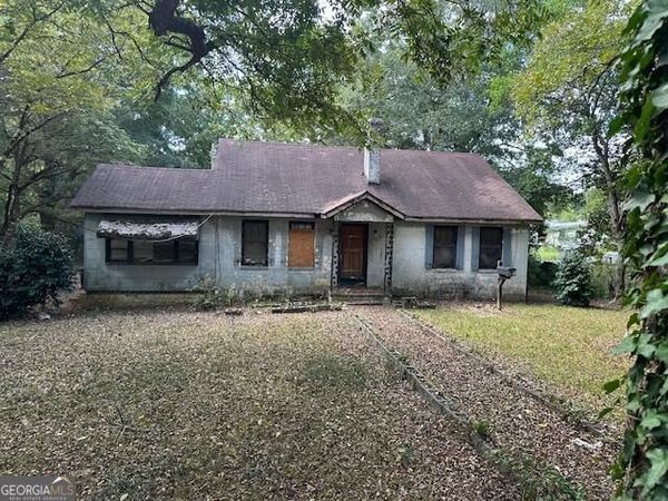 402 Atlanta Street, Barnesville, GA 30204