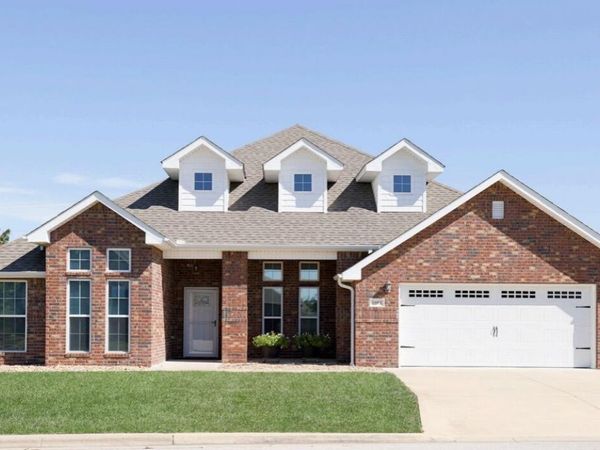1003 Mckenzie Circle , Webb City, MO 64870